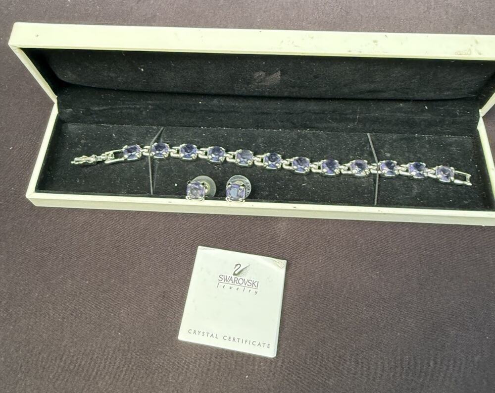 Swarovski Bracelet and Earrings Set Lavender Crystal and Silver In Box!